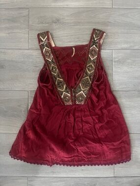 Free people beautiful size XS Embellished Burgundy Sleeveless Women's Top